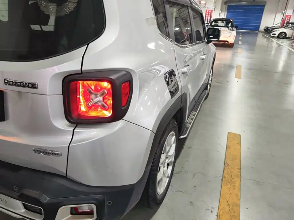 Jeep Renegade — миниатюра 8