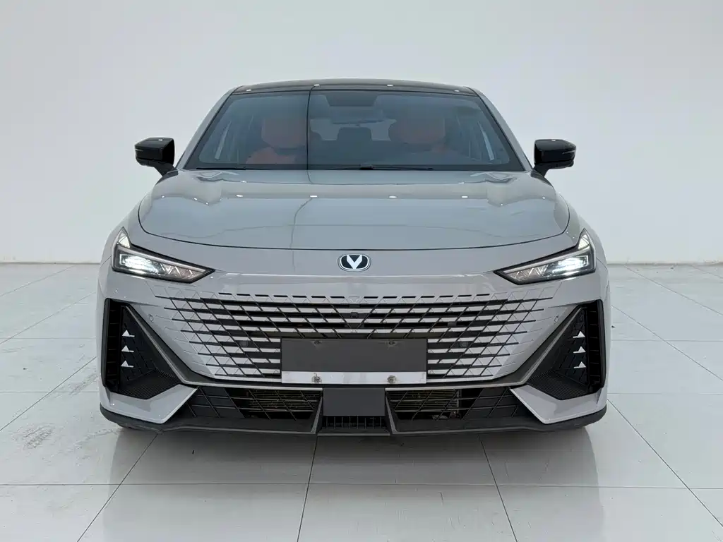 Changan UNI-V 1.5T Sport Edition, фото 2