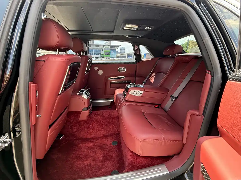 Rolls-Royce Ghost — миниатюра 12
