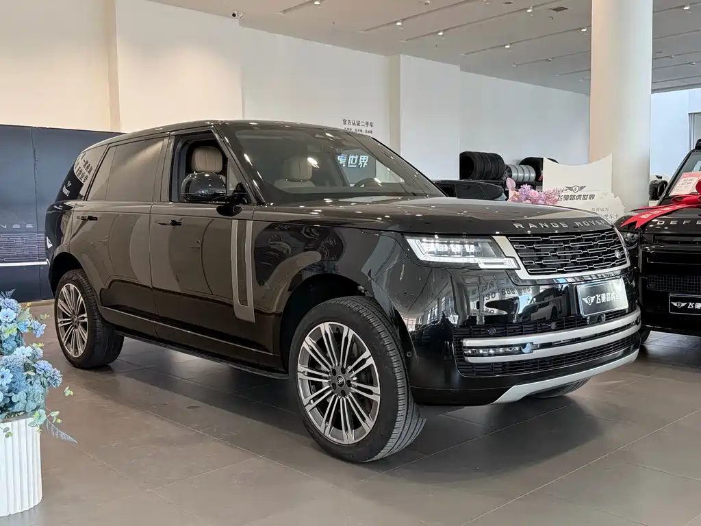 Land Rover Range Rover 2024 3.0 L6 400PS Long Wheelbase мест