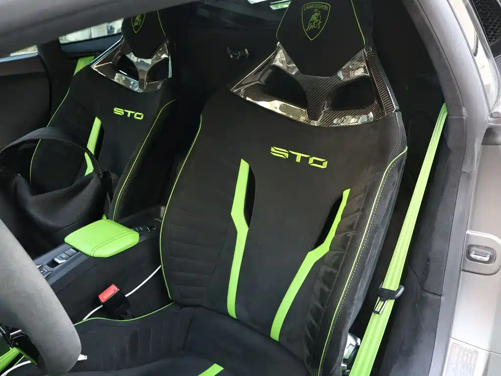 LAMBORGHINI HURACÁN