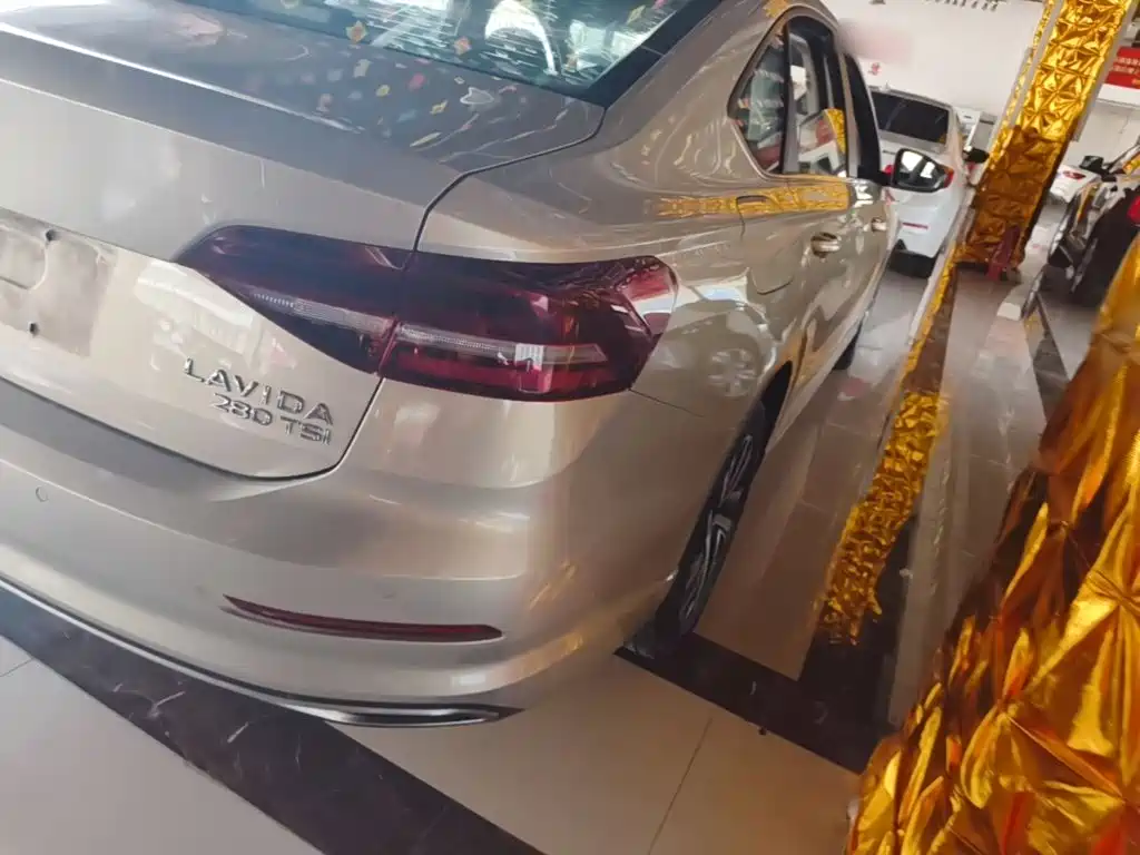 Volkswagen Lavida — миниатюра 8