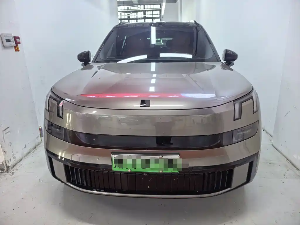 Lynk & Co Рука 900. — миниатюра 2
