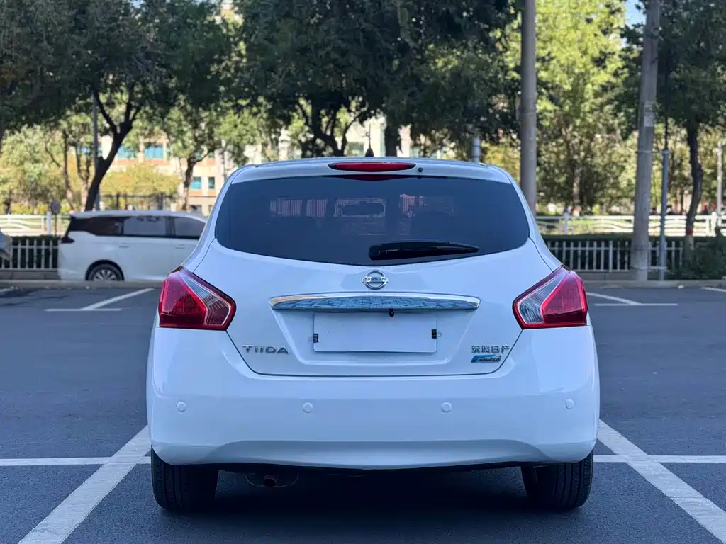 Nissan Tiida — миниатюра 11