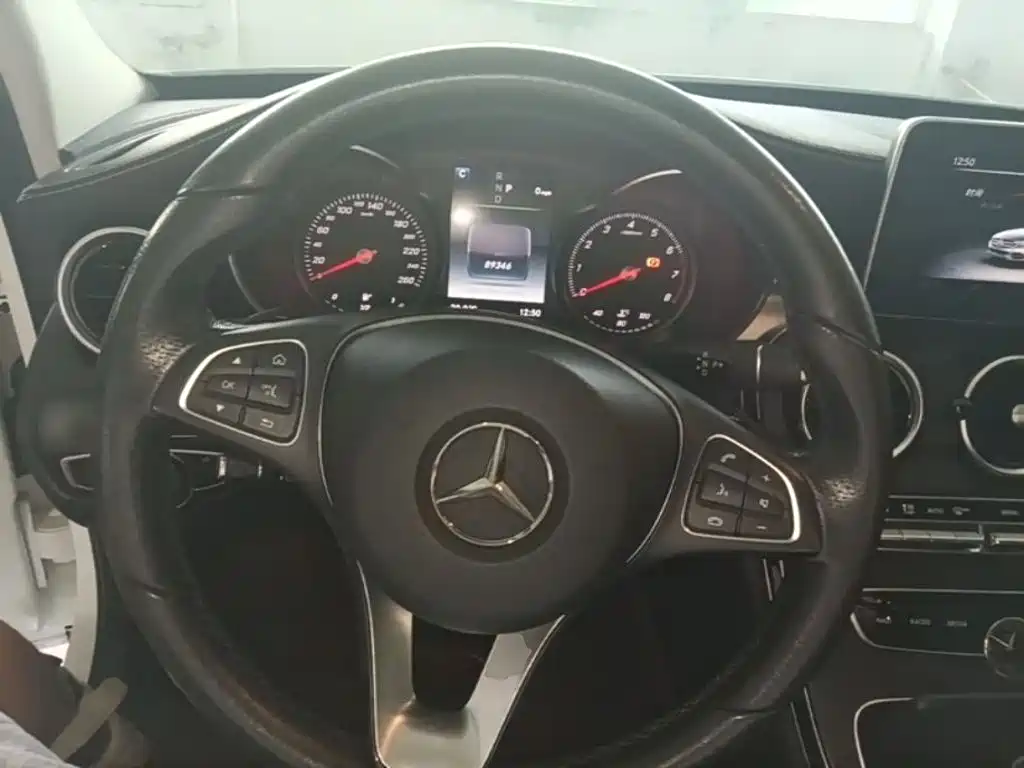 Mercedes-Benz C-Class — миниатюра 11