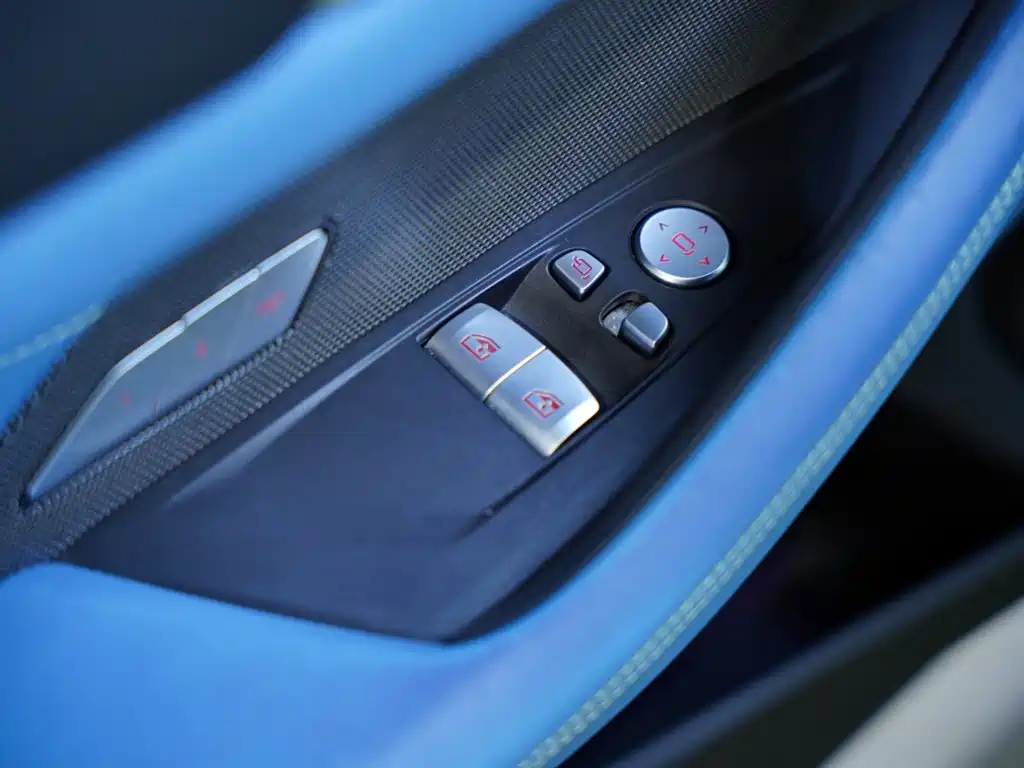 BMW M4 — миниатюра 15