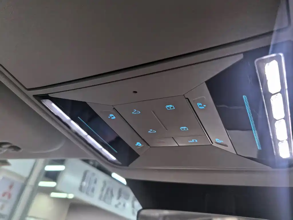 BYD Xia — миниатюра 19