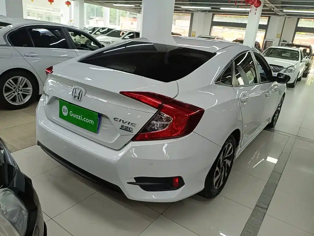 Honda Civic — миниатюра 7
