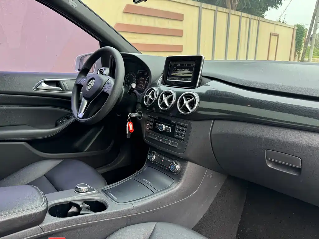 Mercedes-Benz B-Class — миниатюра 19