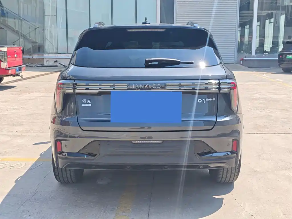 Lynk & Co 01 — миниатюра 8