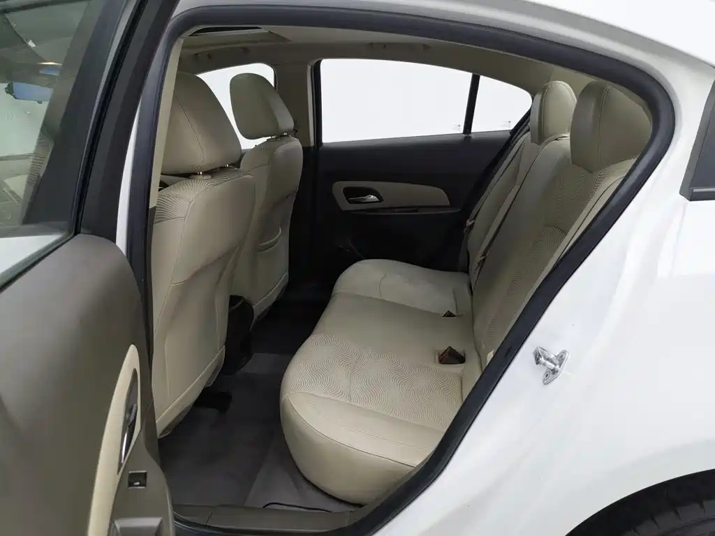 Chevrolet Cruze — миниатюра 15