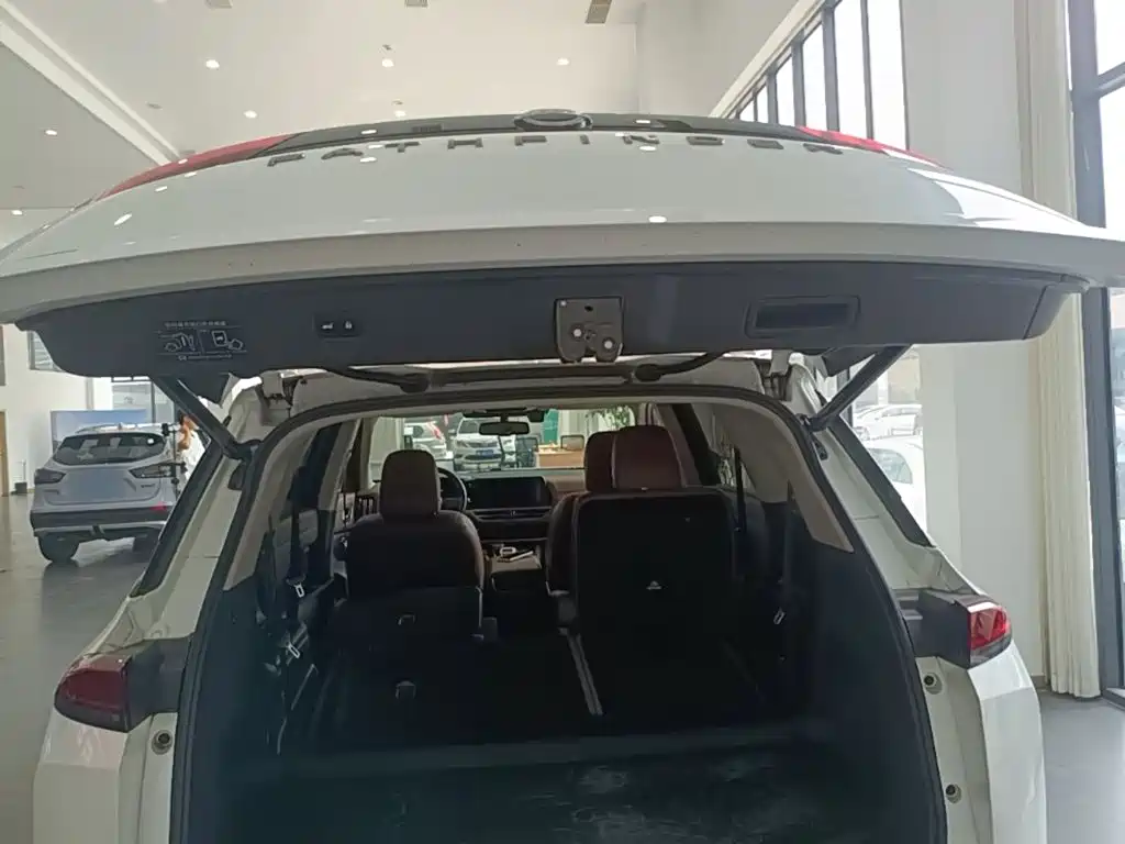 Nissan Teramont — миниатюра 19