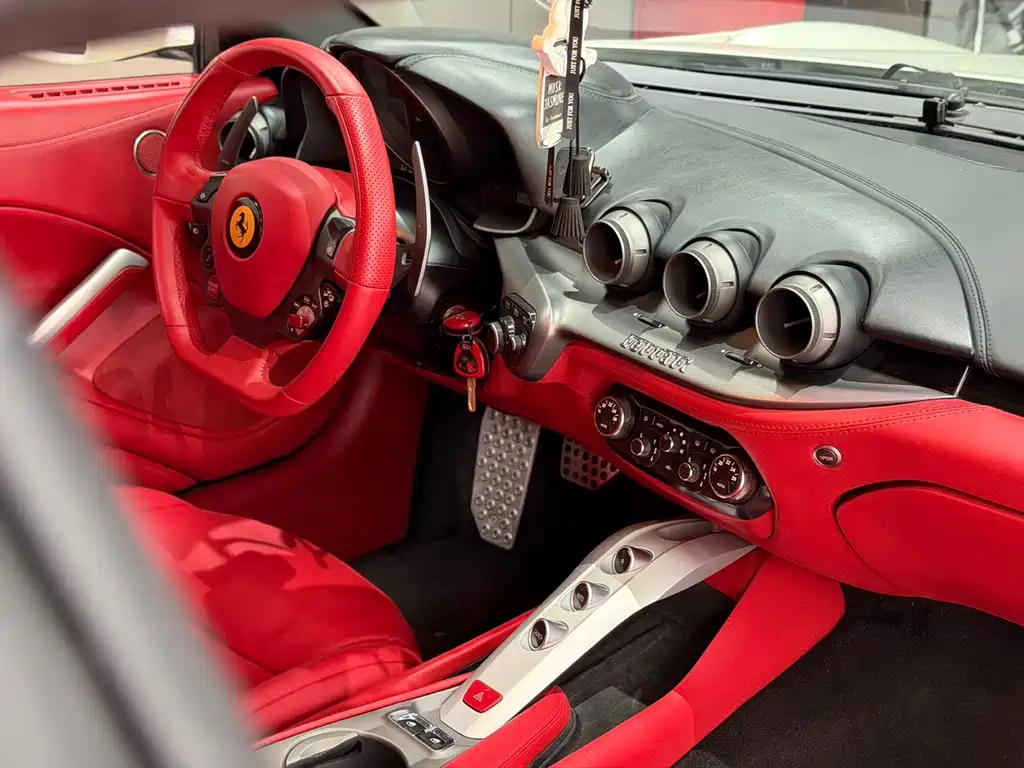 Ferrari F12berlinetta — миниатюра 9