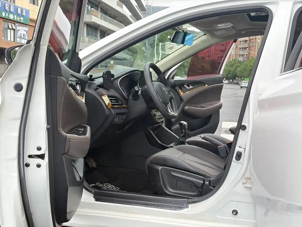 Changan Eado DT — миниатюра 10
