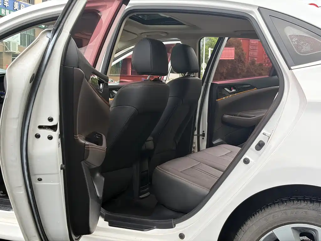 Changan Eado DT — миниатюра 12