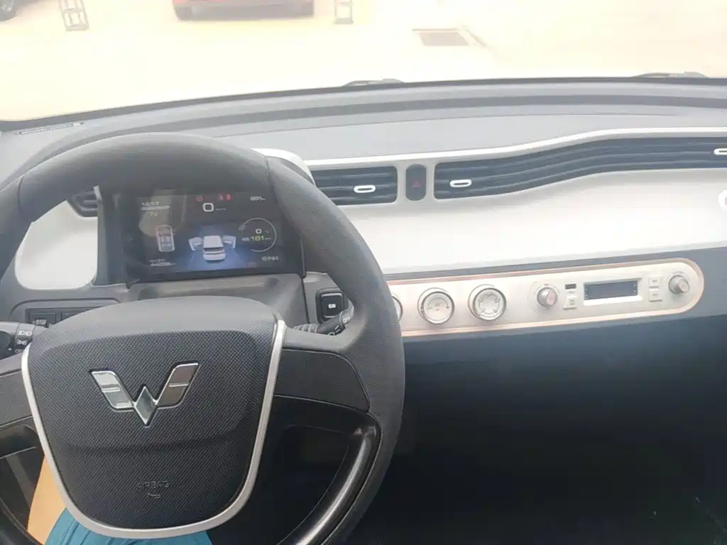 Wuling MINIEV — миниатюра 10