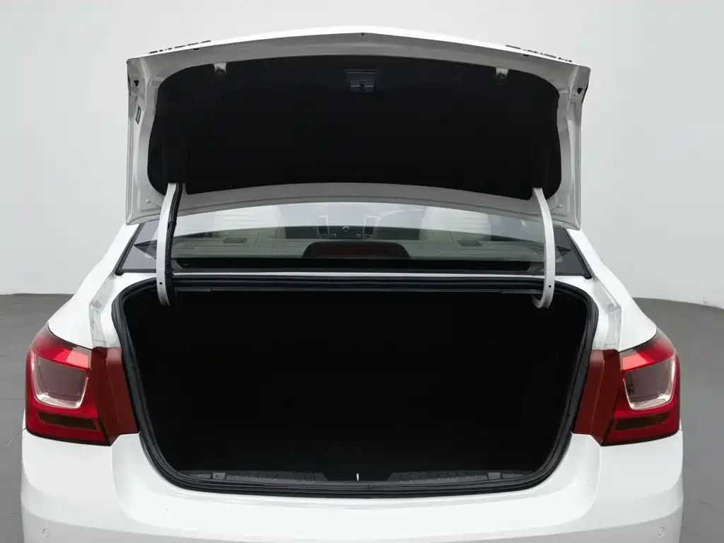 Chevrolet Cruze — миниатюра 16