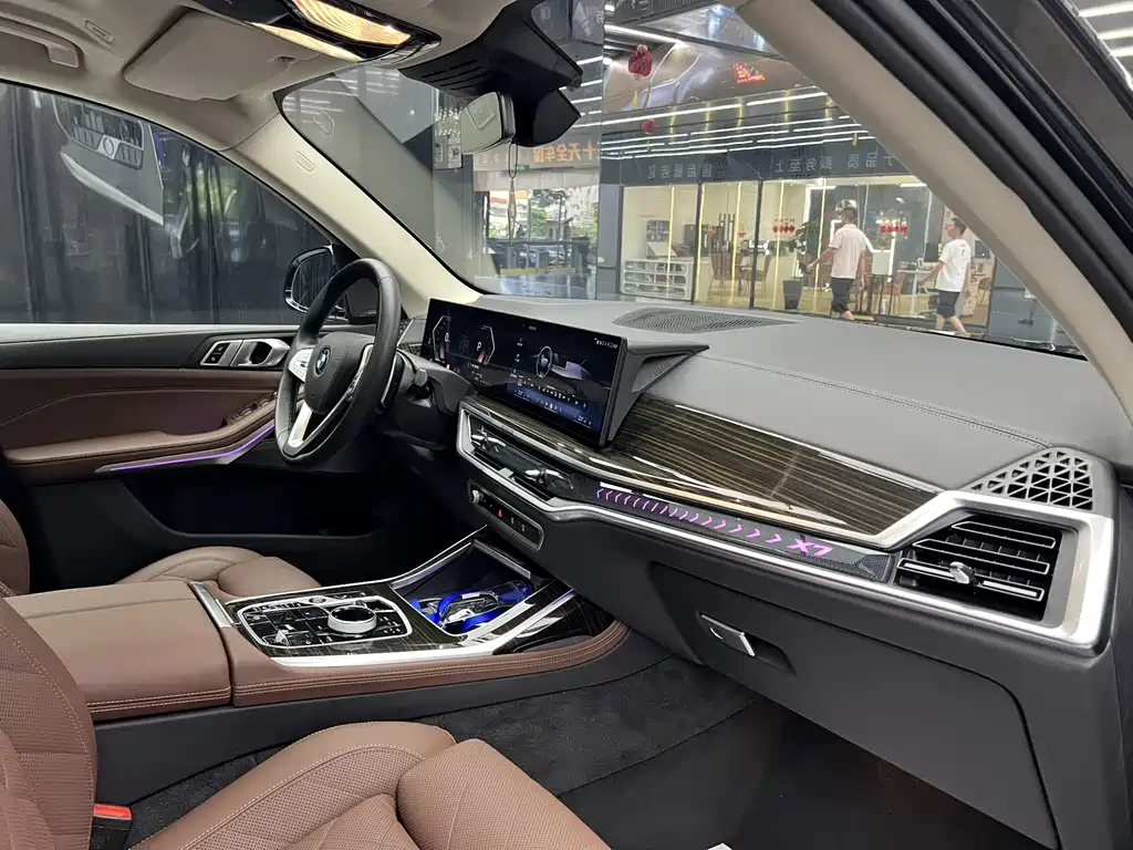 BMW X7 — миниатюра 13