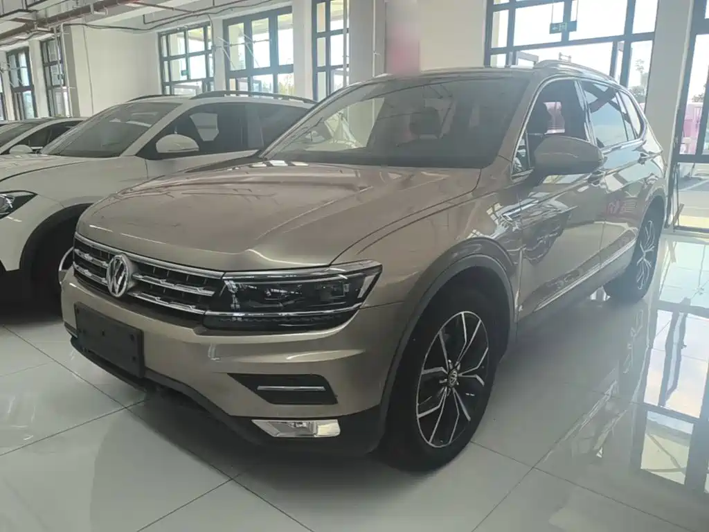 Volkswagen Tiguan L — миниатюра 2