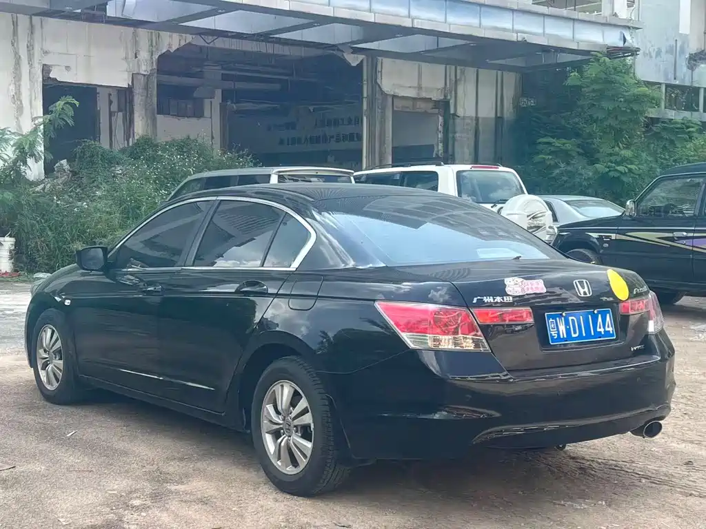 Honda Accord — миниатюра 9