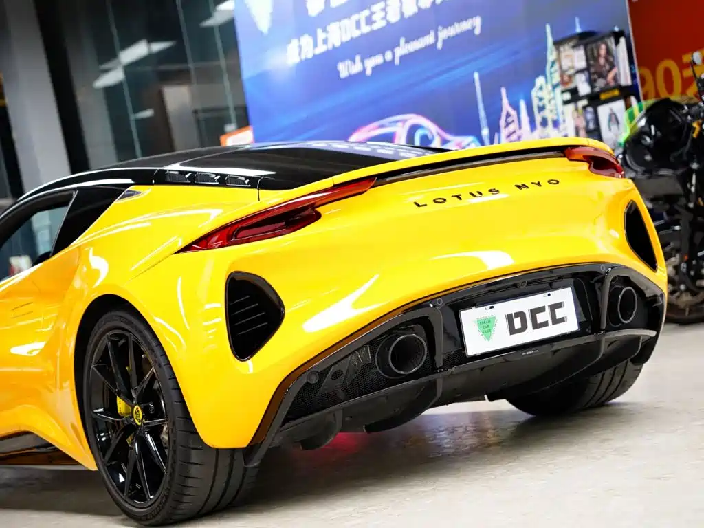 Lotus Emira — миниатюра 3