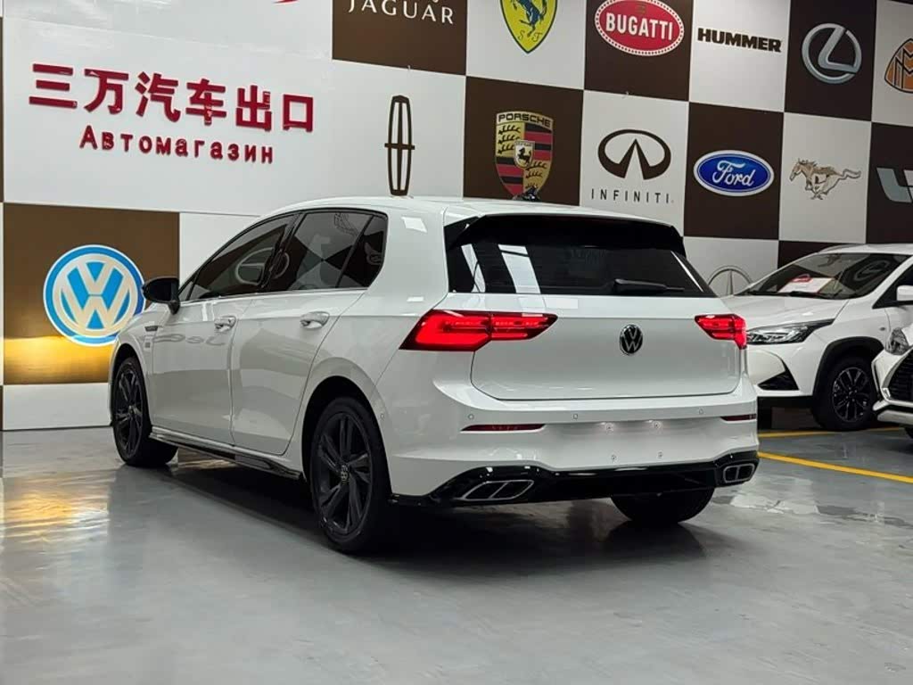 Volkswagen Golf 1.4 л 2022 г. Белый, пробег 31000 км