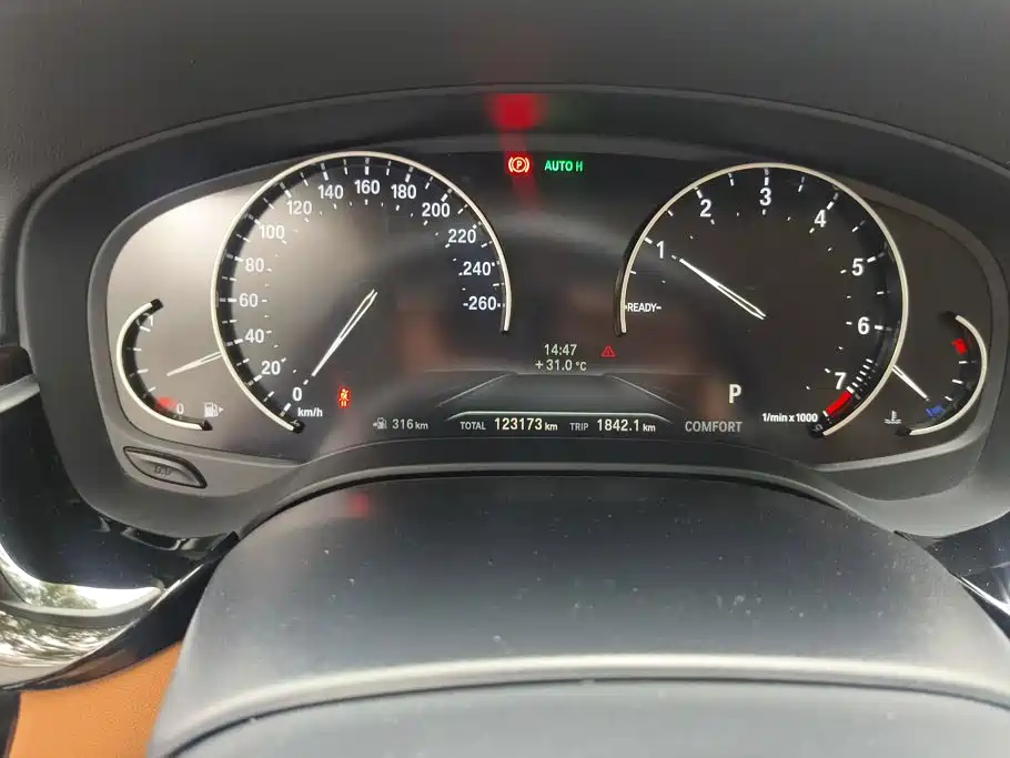BMW 5 Series — миниатюра 14