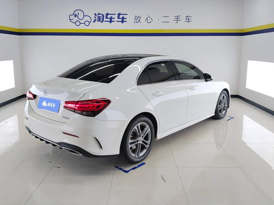 Mercedes-Benz A-Class 1.3 л 2021 г. Белый, пробег 36800 км
