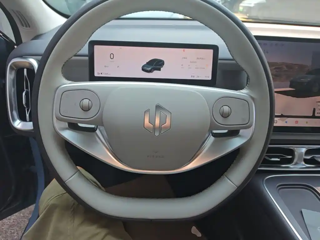 Leapmotor Leapmotor B01 — миниатюра 11