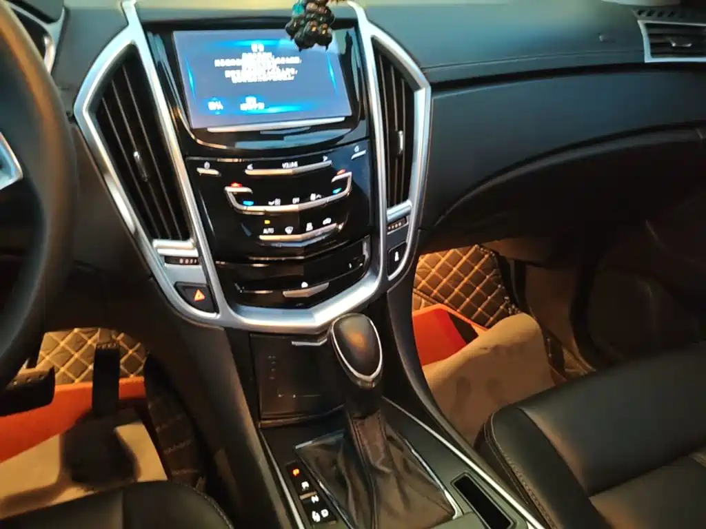 Cadillac SRX — миниатюра 13