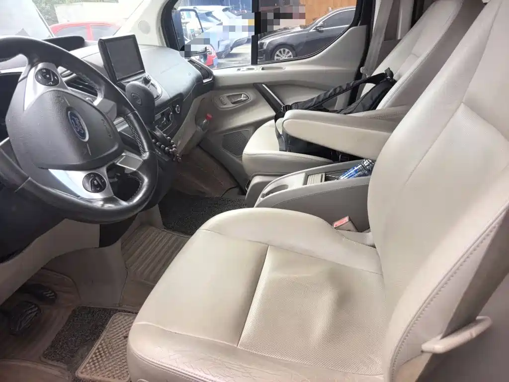 Ford Tourneo — миниатюра 16