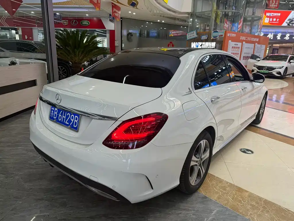 Mercedes-Benz C-Class — миниатюра 4