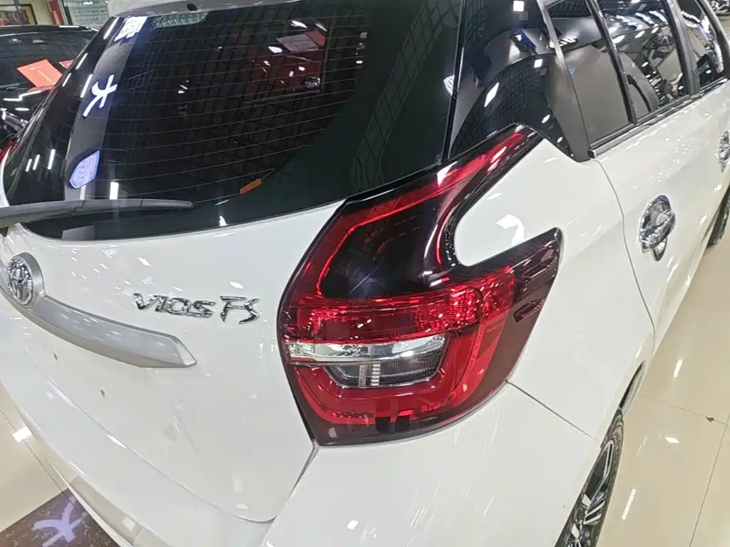 Toyota Vios FS — миниатюра 8