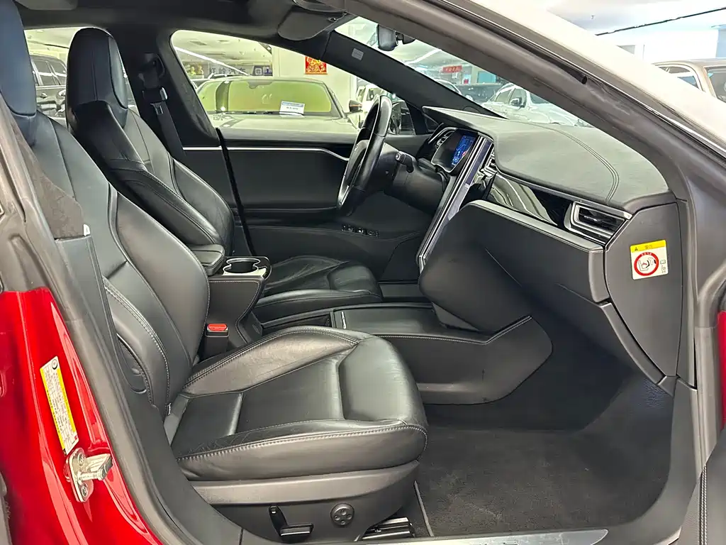 Tesla Model S — миниатюра 12