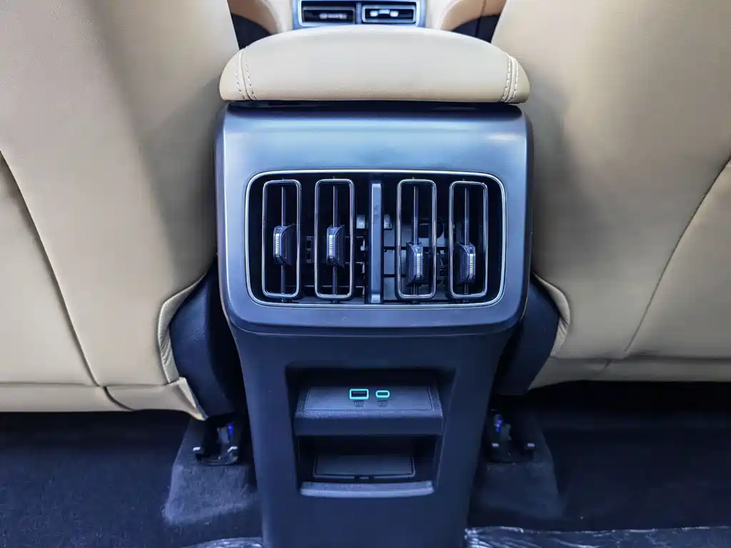 BYD L DM-i — миниатюра 8