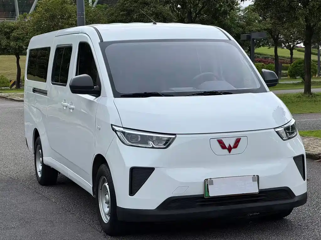 Wuling Yangguang — миниатюра 3