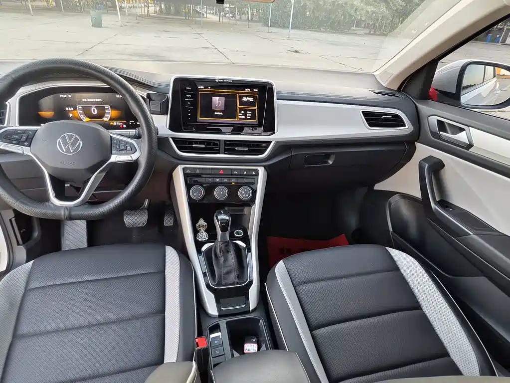 Volkswagen T-Roc — миниатюра 15
