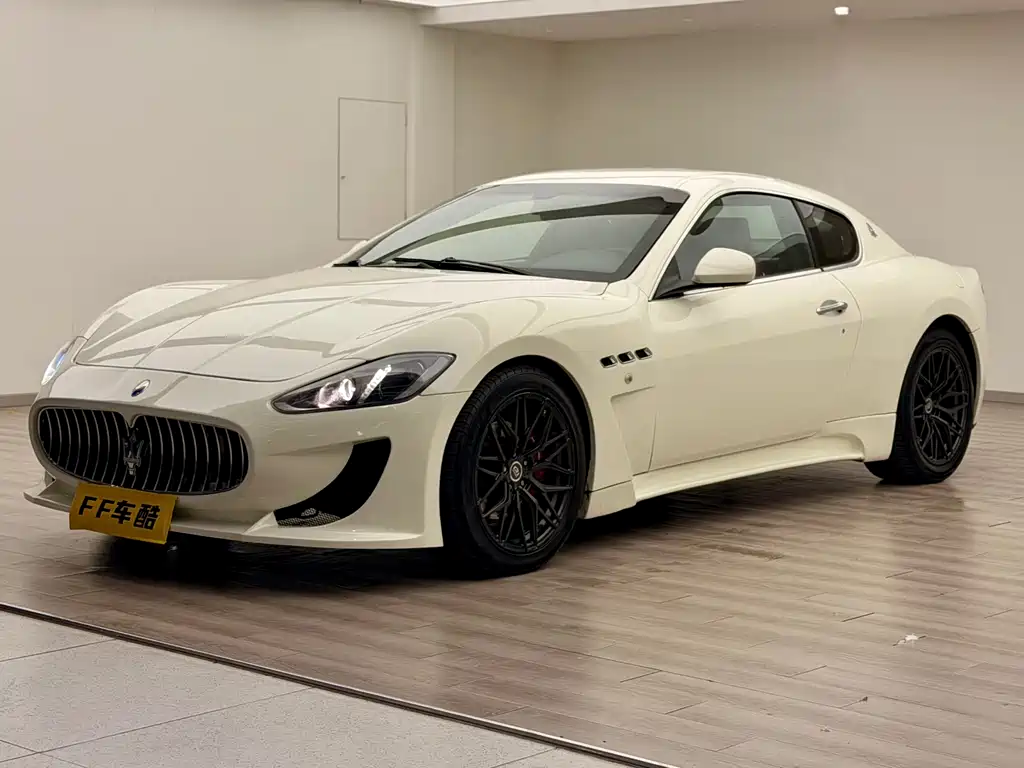 Maserati GranTurismo 2013