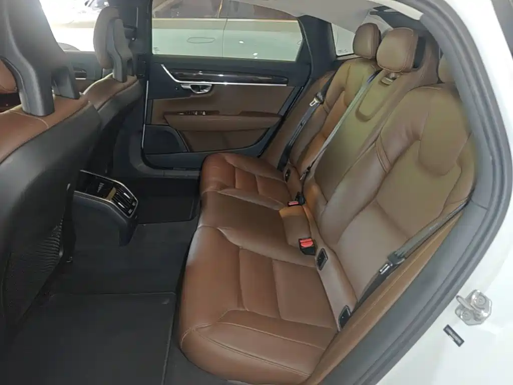 Volvo S90 — миниатюра 17