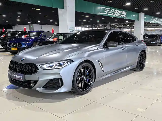 BMW 8 SERIES