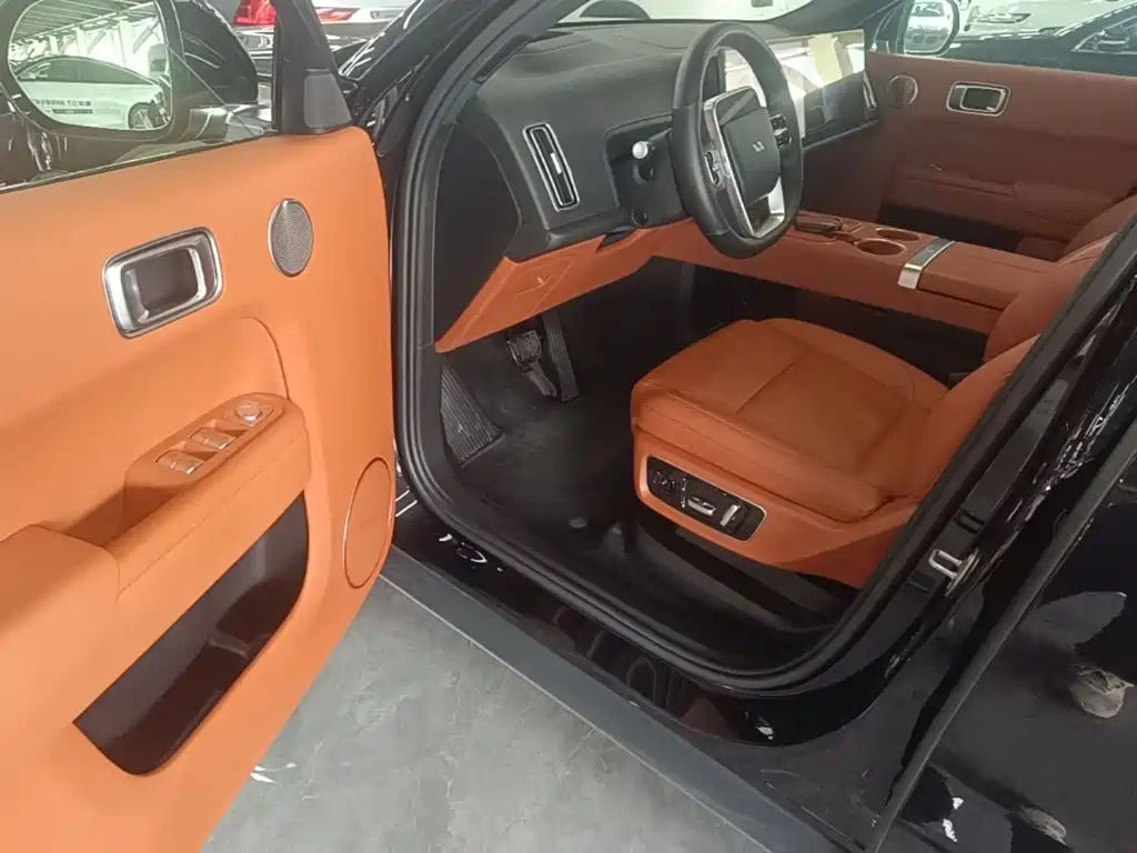 Li Auto Li L8 — миниатюра 16