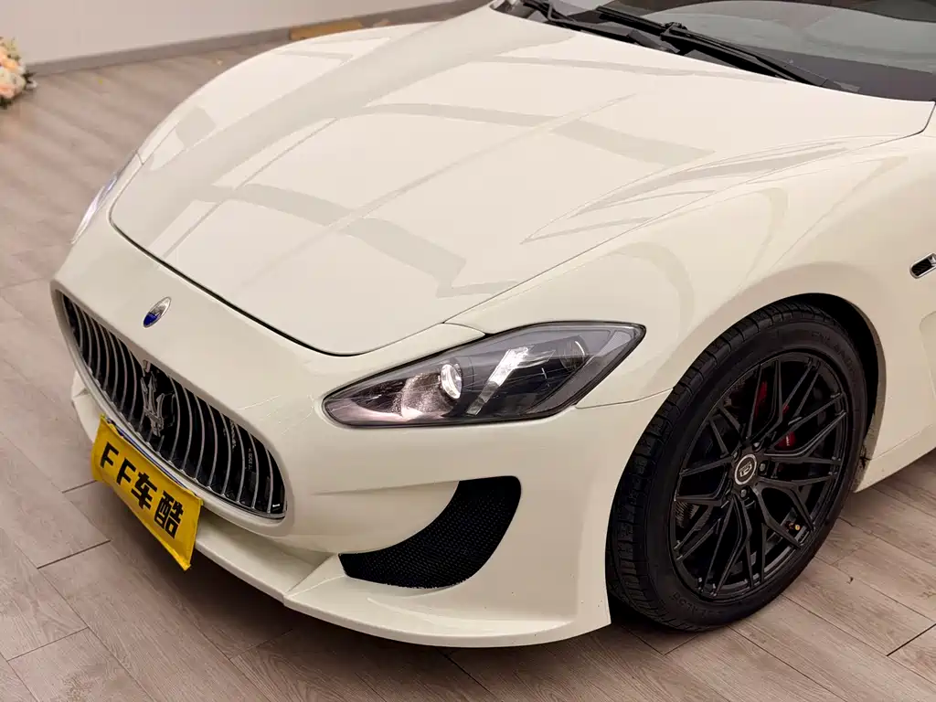 Maserati GranTurismo 2013 4.2L AT