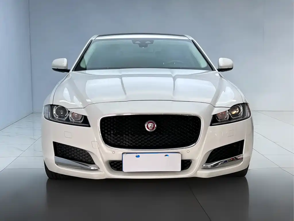 Jaguar XFL — миниатюра 2