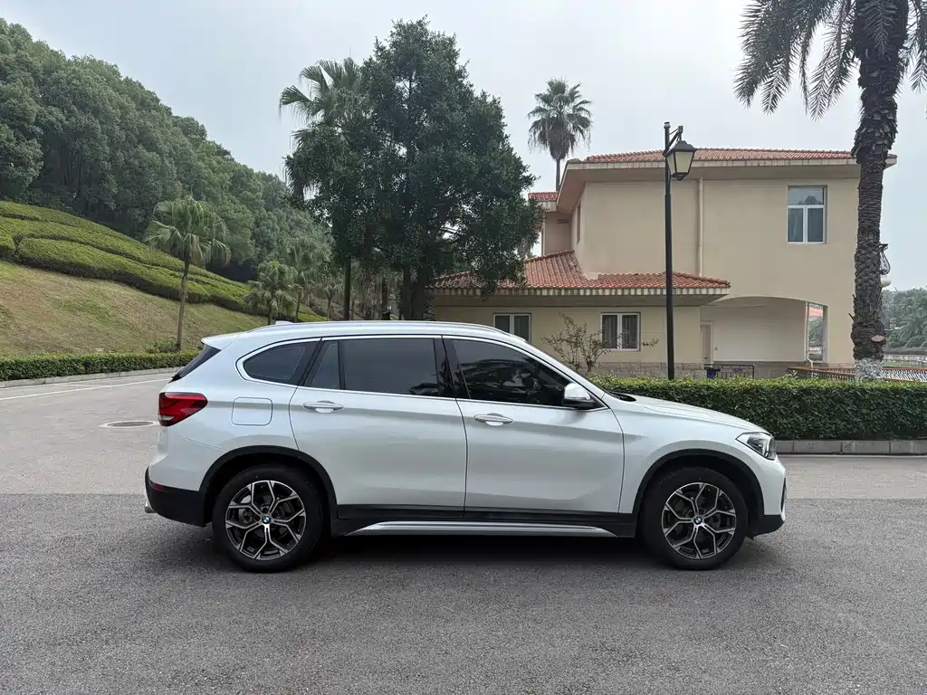 BMW  X1