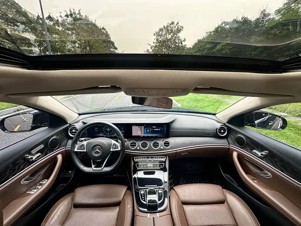Mercedes-Benz E-Class — миниатюра 9