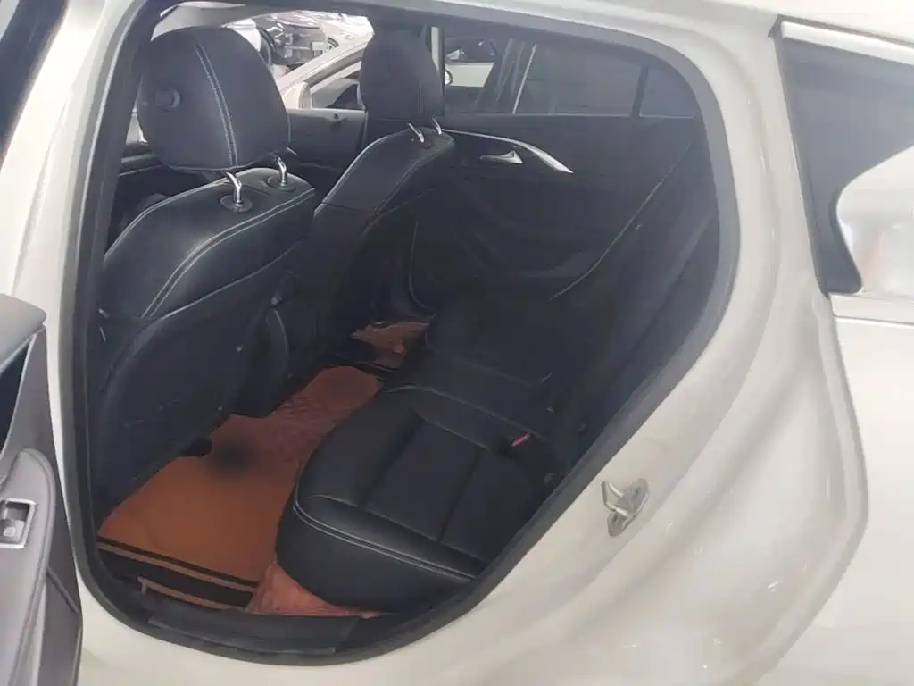 Infiniti QX30 — миниатюра 17