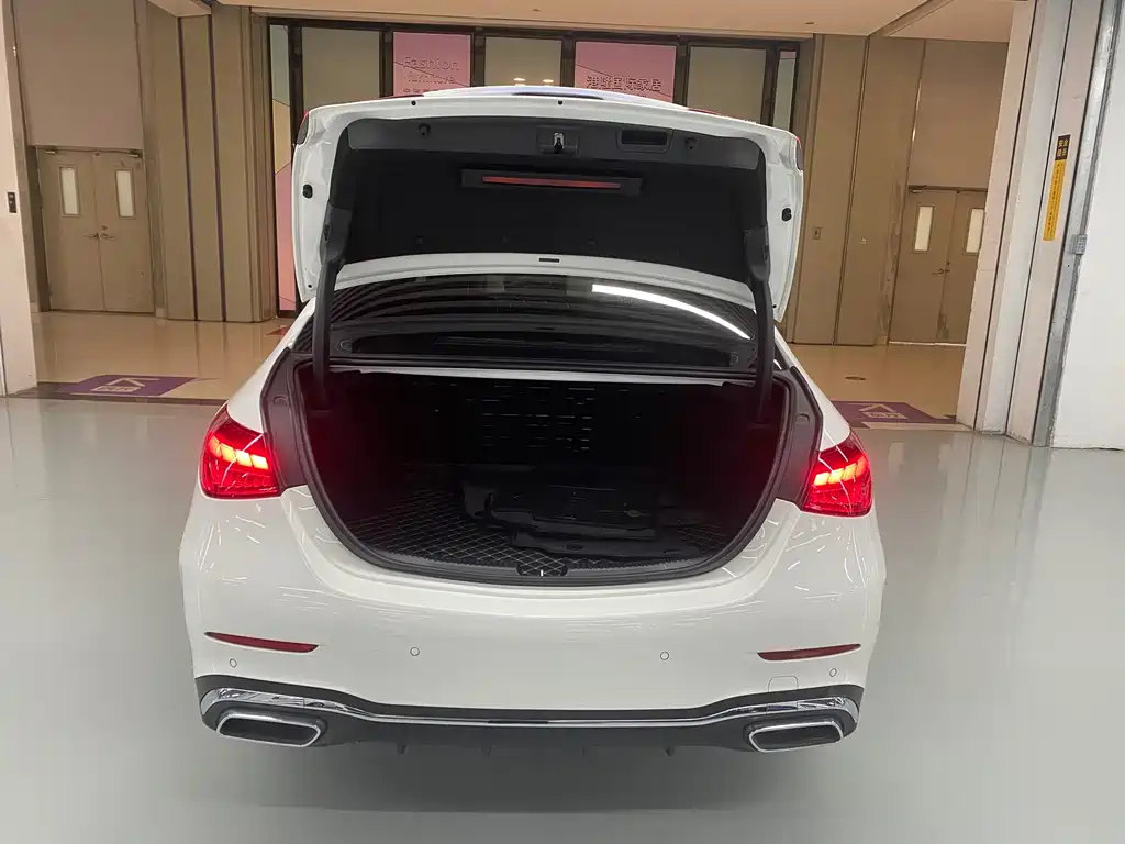 Mercedes-Benz C-Class — миниатюра 21