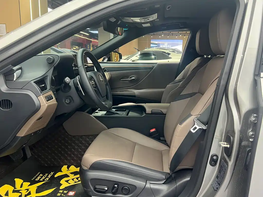 Lexus ES — миниатюра 11