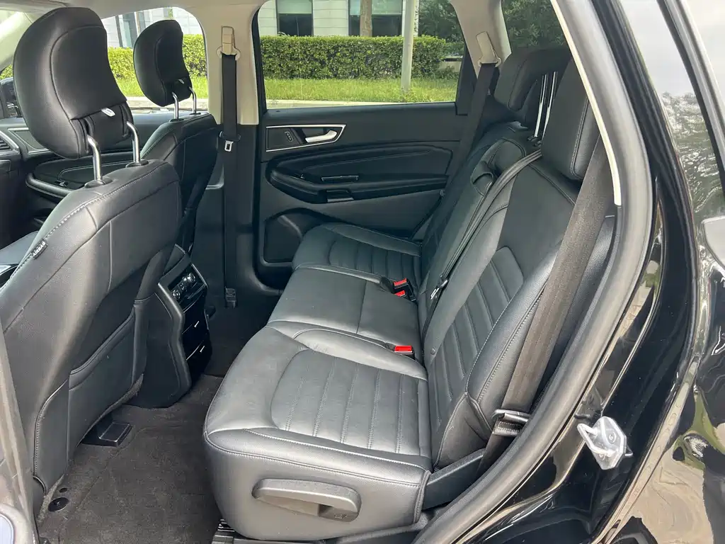Ford Edge — миниатюра 9