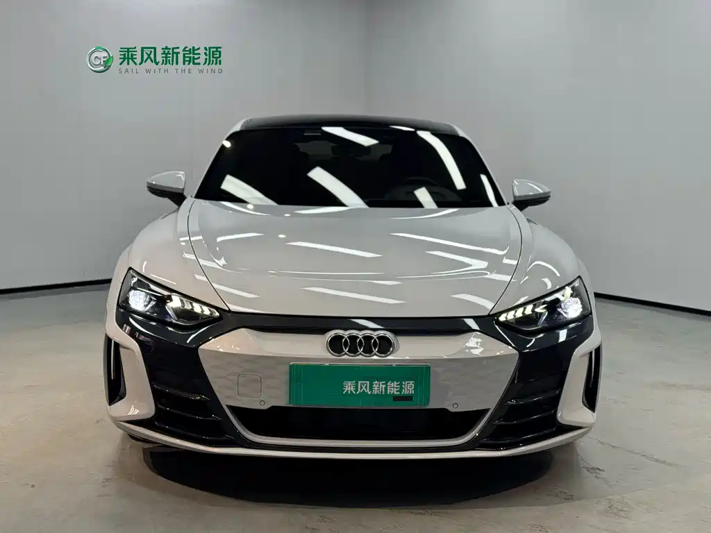 AUDI E TRON GT